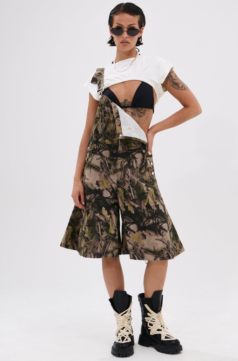 CARMINE CAMO OVERSIZED OVERALL SHORTS