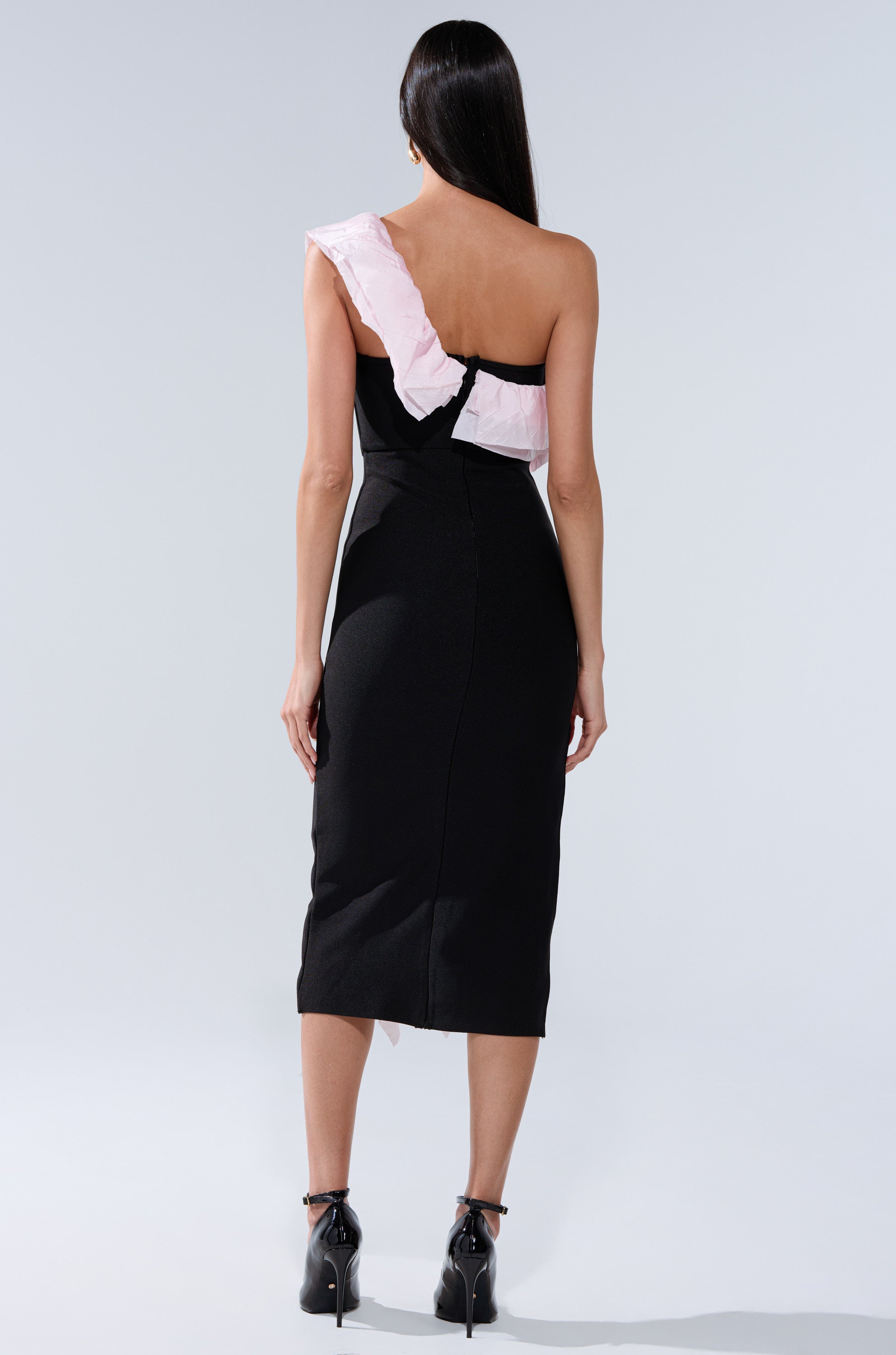 SOFT FLEX BANDAGE MIDI DRESS WITH RUFFLE DETAIL