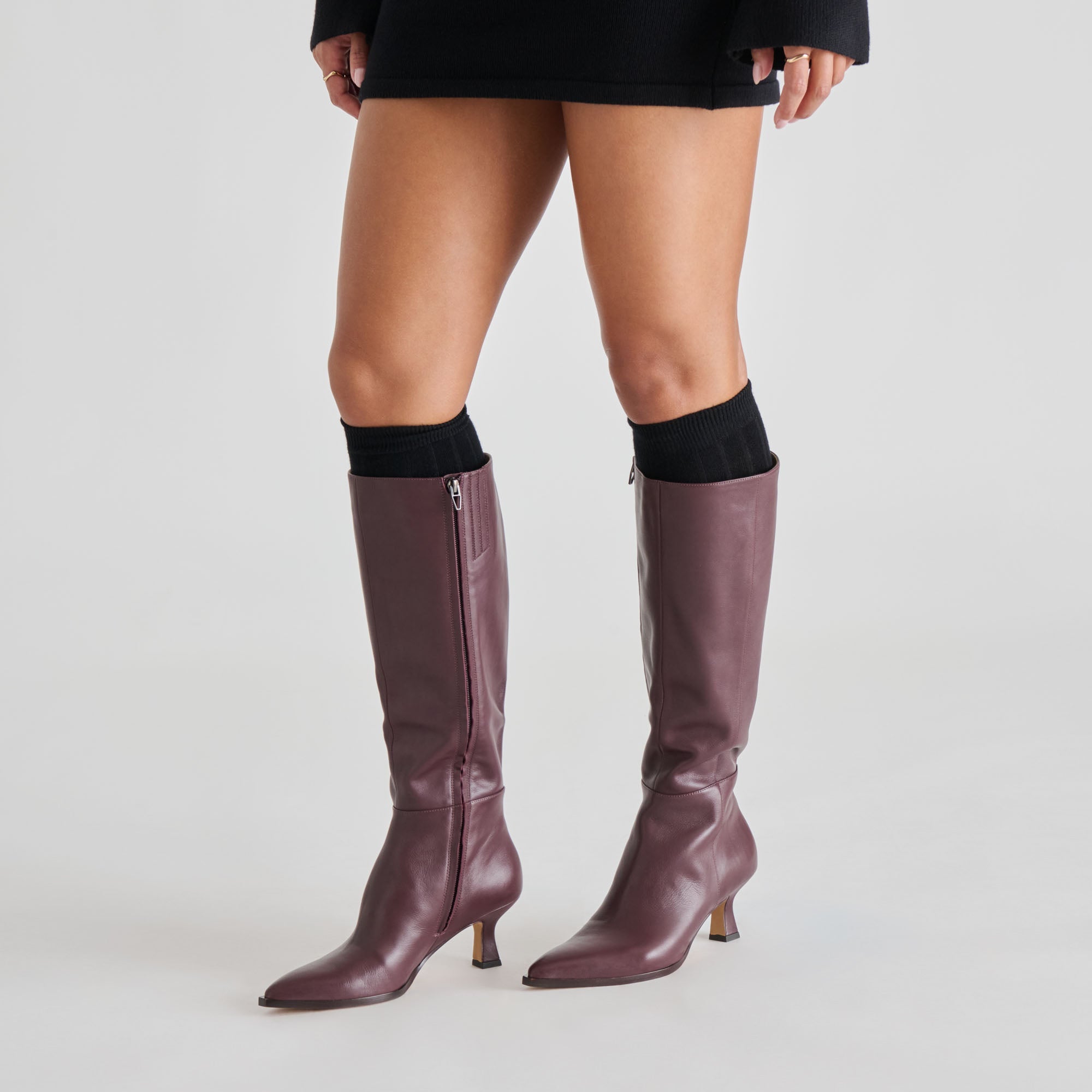 KNEE HIGH SOCKS BLACK